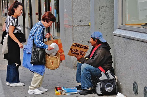 800px-Helping_the_homeless.jpg