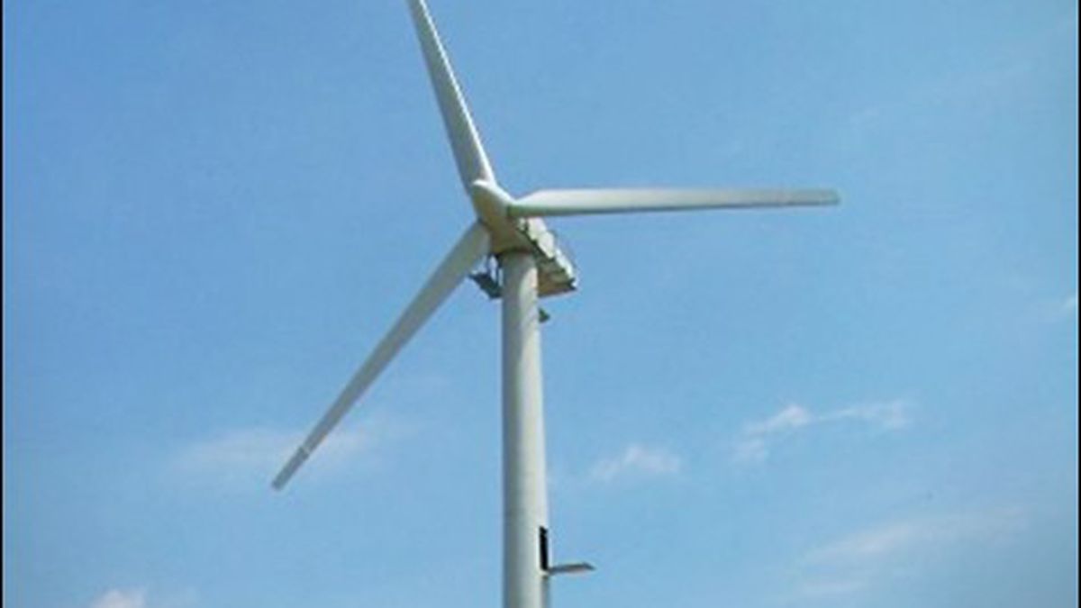 1364949335-wind_turbine-featured