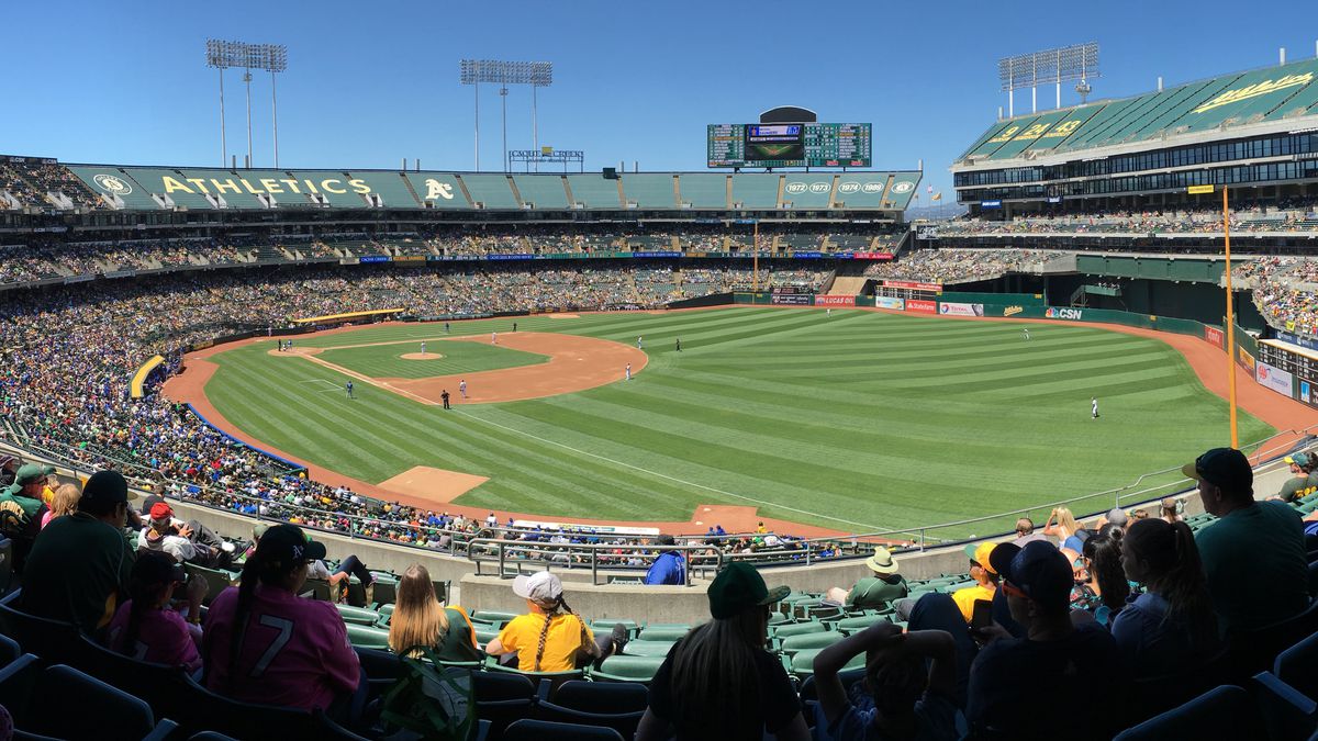 coliseum_right_field-featured