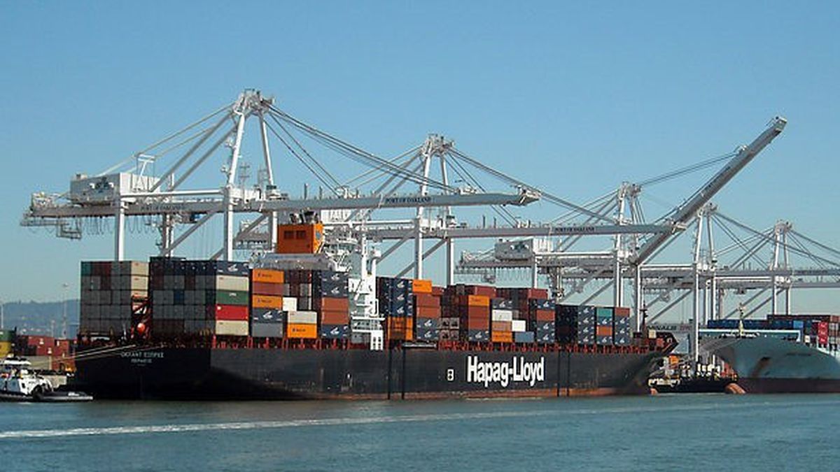 800px-container_ships_port_of_oakland_3464243881_-featured