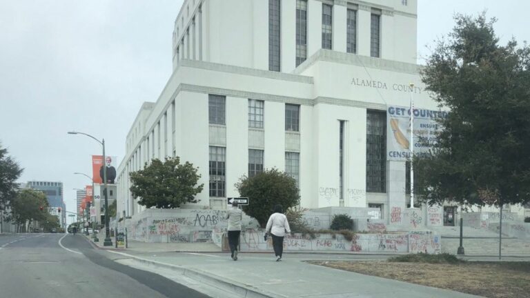 Monday’s Briefing: Courthouse vandalism in Oakland gives Trump a chance to send in federal troops, Schaaf warns; ‘Give the lake a break’