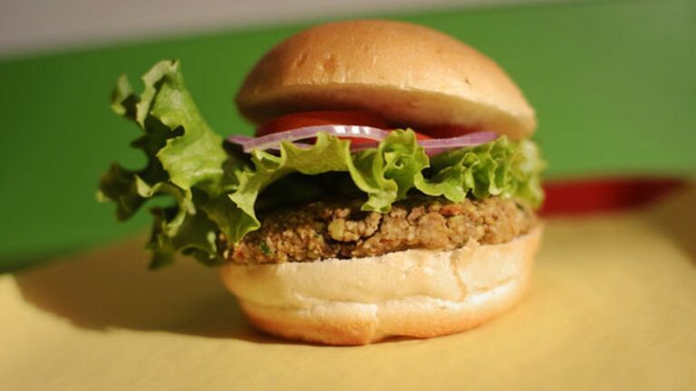 Mid-Week Menu: Nature’s Express Closes for Good, Pal’s Takeaway Is Coming to Oakland, and 85ºC Adds to Berkeley’s Wealth of Asian-Style Baked Goods
