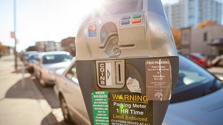 Why Oakland’s Free Holiday Parking Is Hurting Businesses