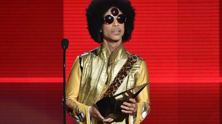 Want to See Prince in Oakland This Weekend?