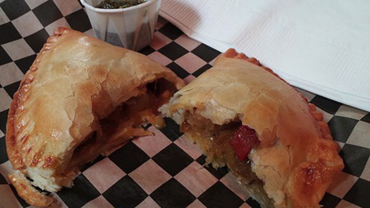 1350345235-veggie_empanada-featured