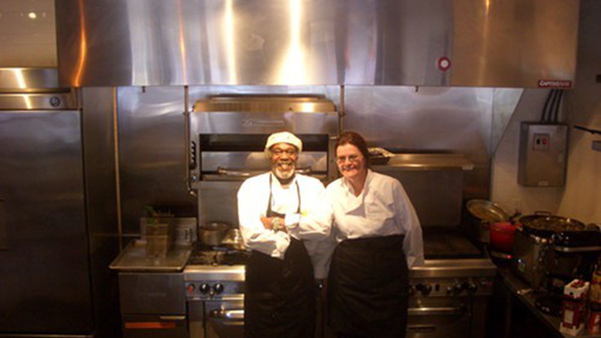 1370323161-guest_chef_003-featured