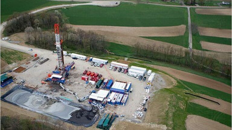Californians Overwhelmingly Support a Ban on Fracking Californians Overwhelmingly Support a Ban on Fracking