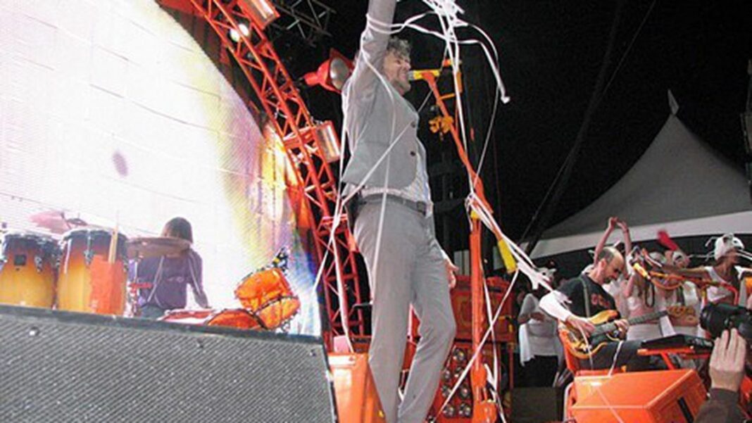 1307489890-flaming_lips-featured