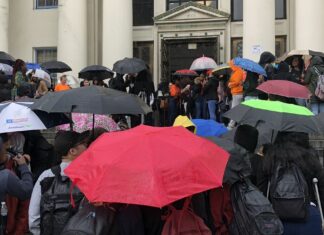 Oakland Tech Students Call for Stricter Gun Control at Walk-Out