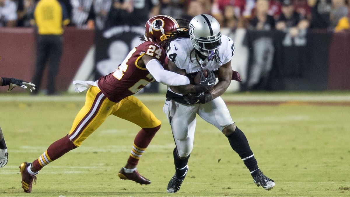 josh_norman_marshawn_lynch_36653684873_-featured