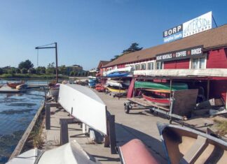 Best Way to Go Boating —
and Support Youth Programs