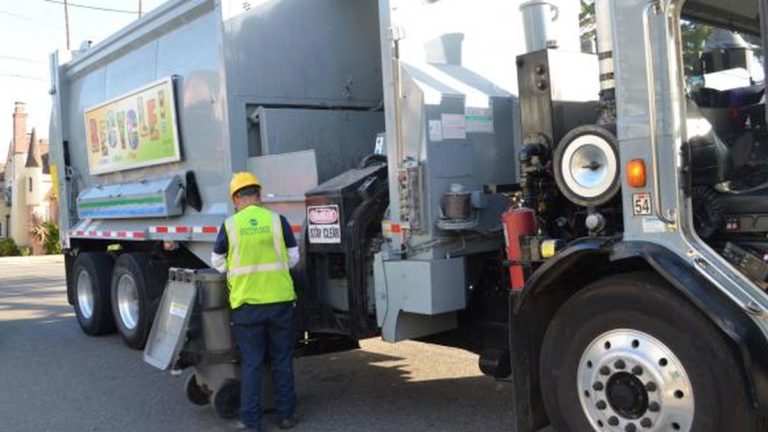 Oakland Proposes New Rate Hike on Recycling to Resolve Contractor Dispute