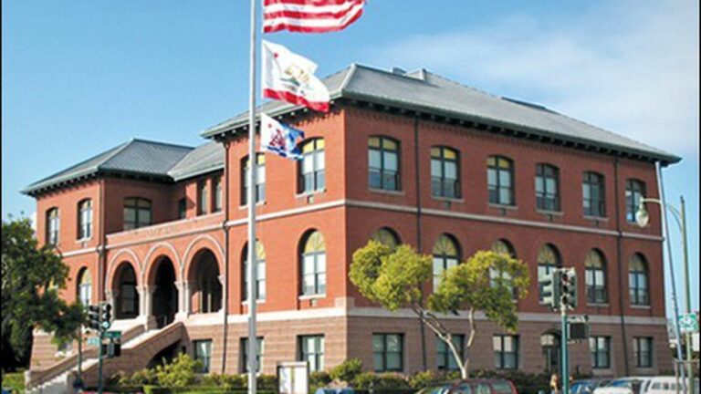 Thursday Must Reads: Average Monthly Rent in Berkeley Now $3,600; Alameda Council Refuses to Cap Rent Hikes