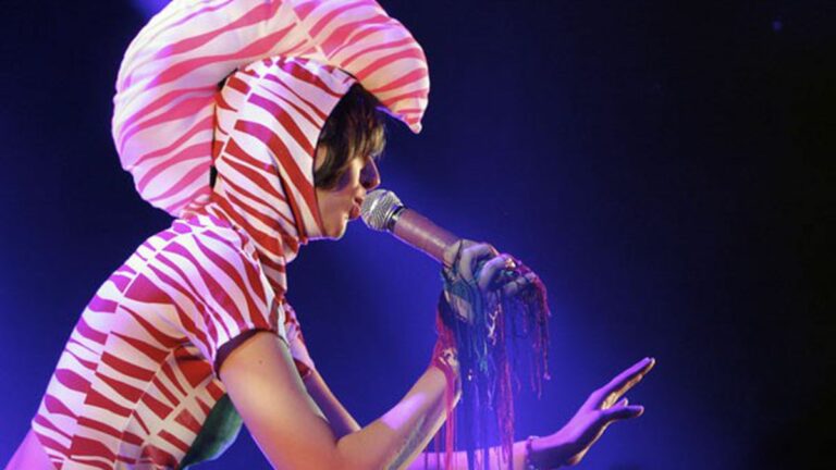 Photos: Yeah Yeah Yeahs Photos: Yeah Yeah Yeahs