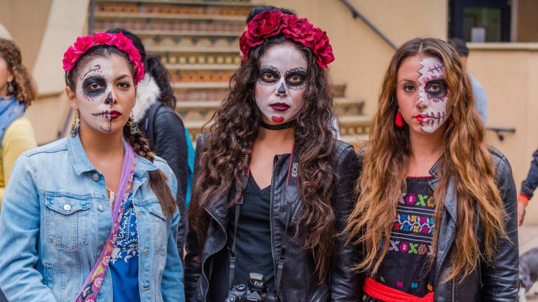 Healing Hearts: Fruitvale’s Dia De Los Muertos festival comes back live to focus on community health and bonding