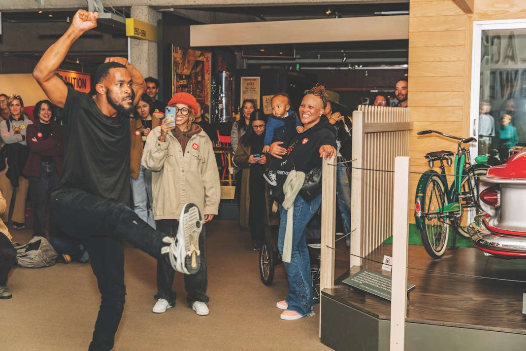 Gallery Bopping at 'Thursday After Hours'