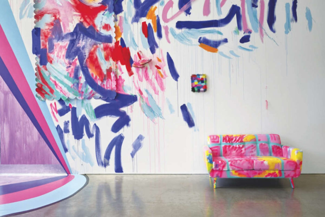Walk-in art connects with passersby
